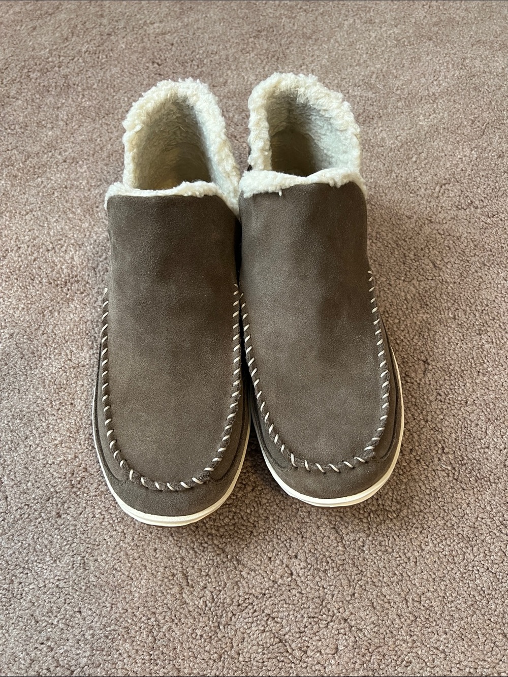 LL Bean Women’s Mountain Slipper Boot size 9 medium